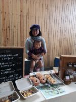 おんりぃ福さん。美味しいお惣菜とドーナツをご提供くださいました。